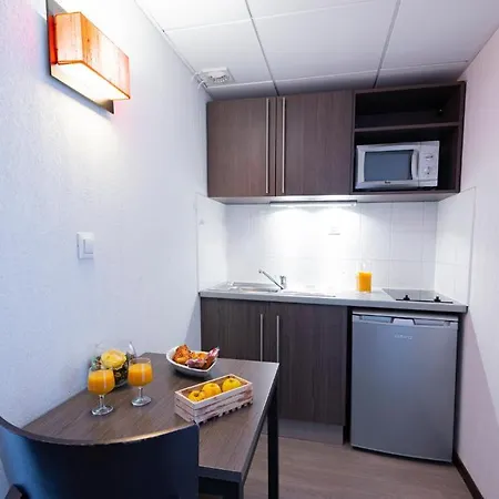 Aparthotel Zenitude & Residences Centre Nimes